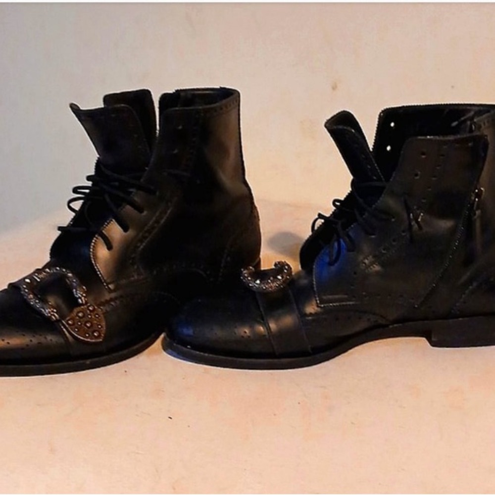 Gucci boots queer core bee 🐝 accent, leather combat boots